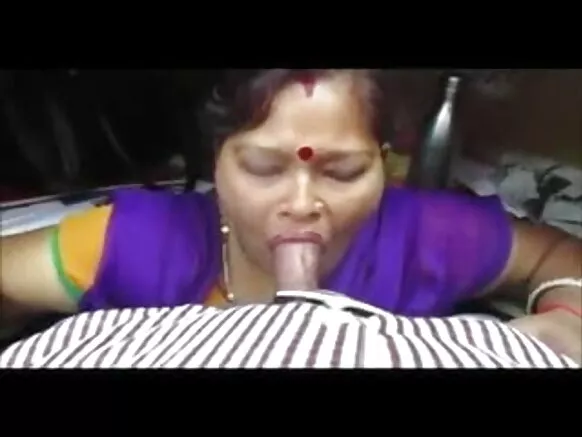 ಆಳವಾದ ಗಂಟಲಿನ ಮಾದಕ ಚಲನಚಿತ್ರದ ವೀಡಿಯೊ ಆನ್‌ಲೈನ್‌ನಲ್ಲಿ ಪ್ರಾಬಲ್ಯ ಹೊಂದಿರುವ ದೇಸಿ ಹುಡುಗಿ