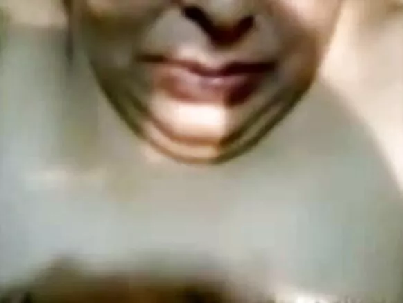 Aunty india ಮಾದಕ ಇಂಗ್ಲೀಷ್ ಚಲನಚಿತ್ರದ ವೀಡಿಯೊ ಬ್ಲೋಜಾಬ್ ಮತ್ತು ಚಿಕ್ಕಮ್ಮನ ಮುಖದ ಮೇಲೆ ಓಡುತ್ತಿದೆ