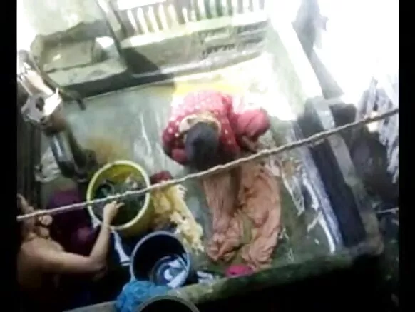 ಬಾಂಗ್ಲಾ ದೇಸಿ ಹಳ್ಳಿಯ ಹುಡುಗಿಯರ ಭೋಜ್‌ಪುರಿ ಹಿಂದಿ ಬಾತ್ರೂಮ್ ಮಾದಕ ಚಲನಚಿತ್ರ ಢಾಕಾ ನಗರದ ಪ್ರಧಾನ ಕಛೇರಿಯಲ್ಲಿ ಐದು ಹುಡುಗಿಯರು (5)