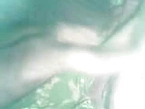 ಬೆಂಗಾಲಿ ಟೈಟಾ ಹೀರುವ ಮಾದಕ ನಗ್ನ ಚಿತ್ರ