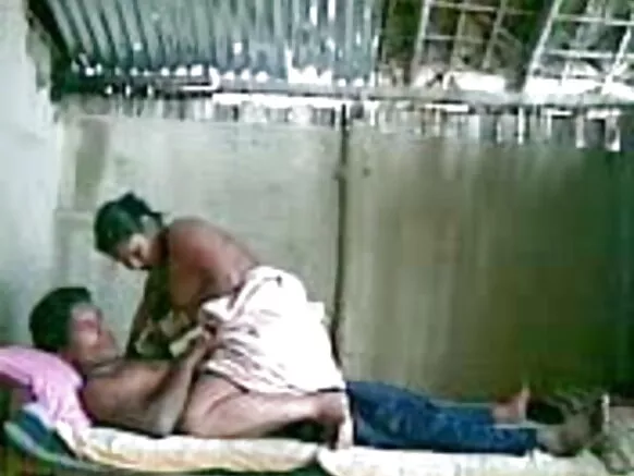 ಸ್ಪೈ ಪತ್ತೇದಾರಿ ಪ್ರೇಮಿ ಮಾದಕ ಚಿತ್ರ ನನ್ನ ಸೇವಕಿ ಭಾರತೀಯ ತನ್ನ ಪ್ರೇಮಿಯೊಂದಿಗೆ