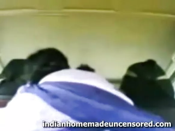 ಕಾರಿನಲ್ಲಿ ದೇಸಿ ದೇಸಿ ಮಾದಕ ಚಲನಚಿತ್ರ ಪಂಜಾಬಿ ವಿಡಿಯೋ