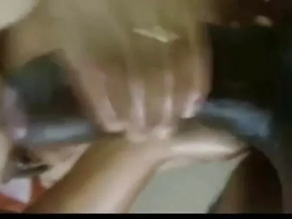 ನೀಲಿ ಮಾದಕ ಇಂಗ್ಲಿಷ್ ನೀಲಿ ದೋಣಿಯಲ್ಲಿ ದೇಸಿ ಪತ್ನಿ