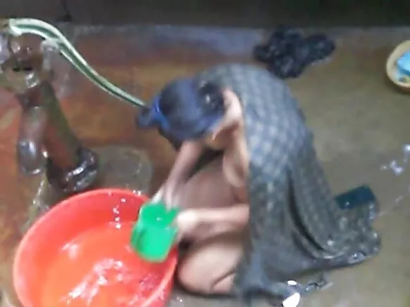 ನೆರೆಯ ಸ್ನಾನದ ಮಾದಕ ಚಲನಚಿತ್ರ ಮಾದಕ 4