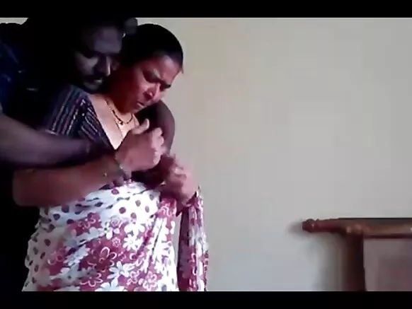 ಯಂಗ್ ಇಂಗ್ಲಿಷ್ ಚಿತ್ರ ಮಾದಕತೆಯಿಂದ ಮುದುಕ ಮಹಿಳೆ