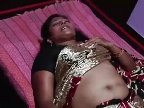 ಎಸ್.ಇಂಡಿಯನ್ ಡ್ರೈವರ್ ಬಸ್ಟಿ ಮಲ್ಲು ಆಂಟಿ ತನ್ನ ಡ್ರೈವರ್‌ನೊಂದಿಗೆ ಮಸಾಜ್ ಸ್ವೀಕರಿಸಿದ ಹೊಸ ಮಾದಕ ಚಲನಚಿತ್ರ