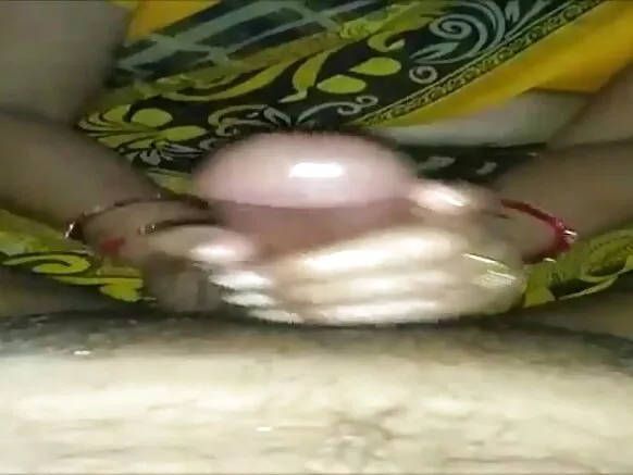 ದೇಸಿ ಭಾಭಿ ತೈಲವನ್ನು ನೀಡುವ ಮಾದಕ ಮೂರನೇ