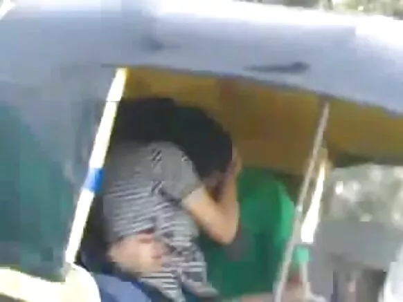 ದೇಸಿ ಆಟೋ ರಿಕ್ಷಾ ಕಿಸ್ ಮಾದಕ ಹಿಂದಿ ಚಲನಚಿತ್ರ ಎಚ್ಡಿ